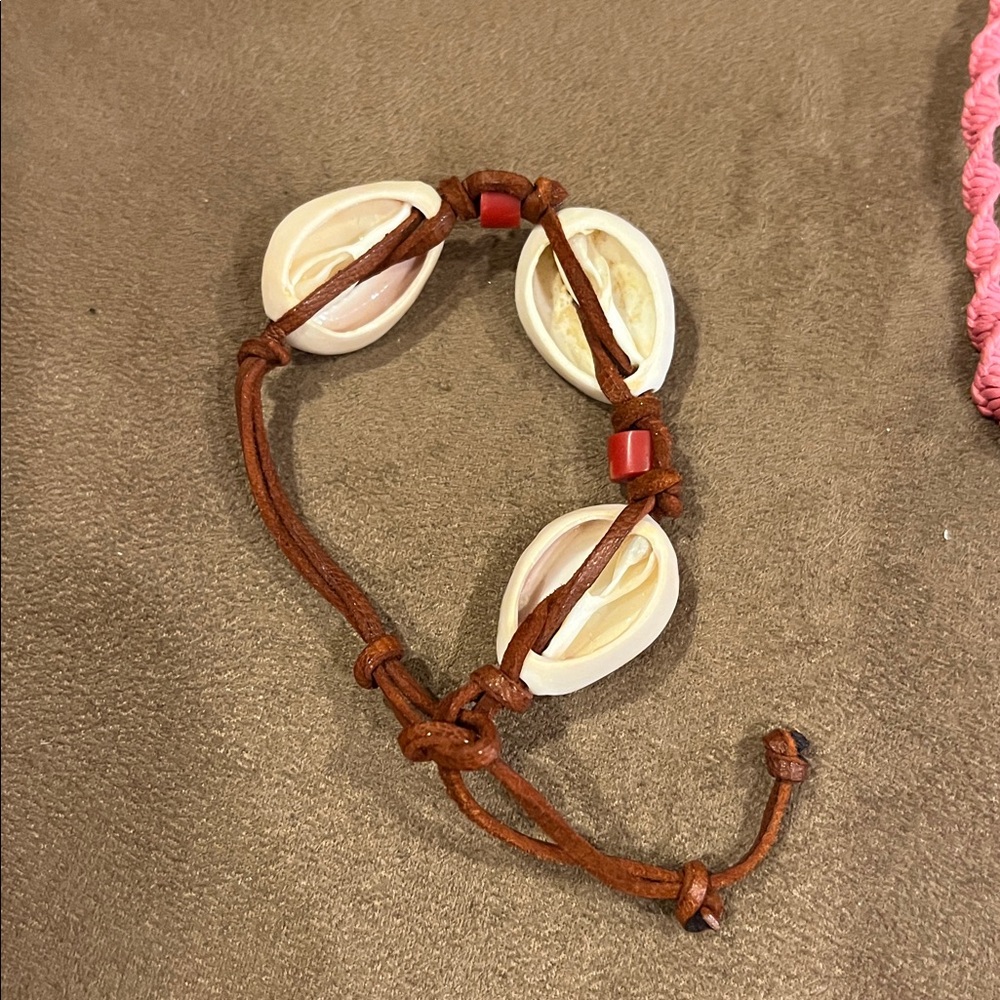 Shell and rope jewelry bundle - Picture 5 of 7